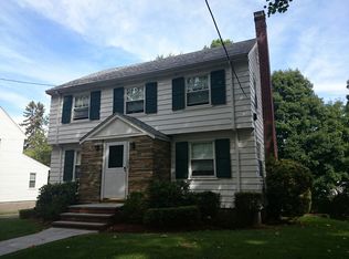16 Carlson Cir, West Roxbury, MA 02132