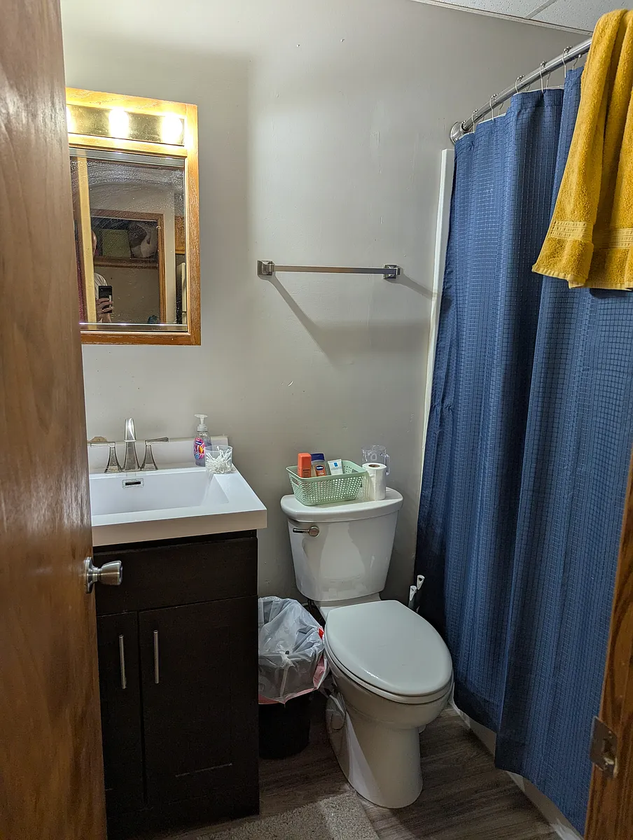 Building Photo - 309 Plum St #1