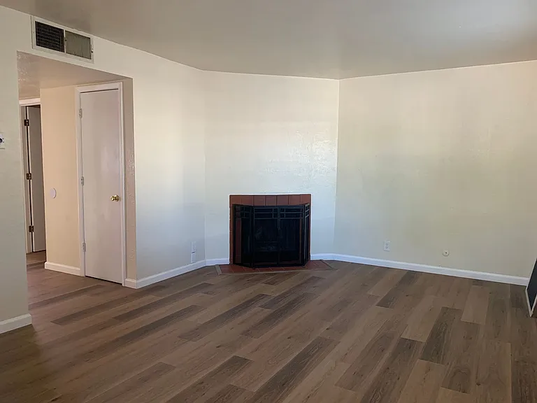Adorable Fourplex Nestled in Four Hills — Photo 4