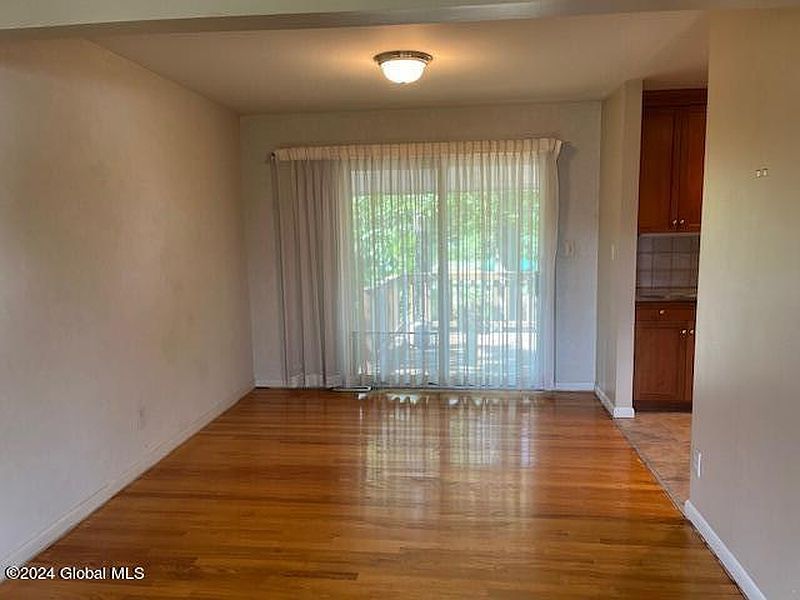5th image of 1144 Hendrickson Avenue