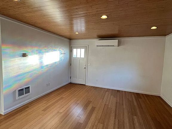 3rd image of 5715 NE Sacramento St Unit 10
