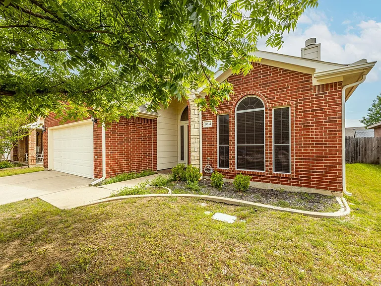 8832 Stirrup Way — Photo 2