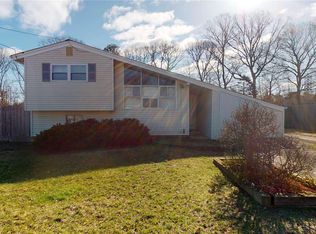 154 Tudor Rd, Centereach, NY 11720