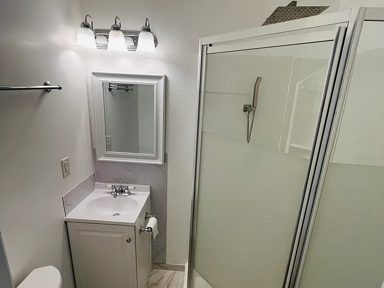 3430 Wood Creek Dr — Photo 3