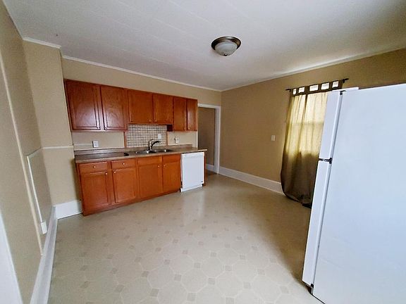 3rd image of 1700 Johnson St #1