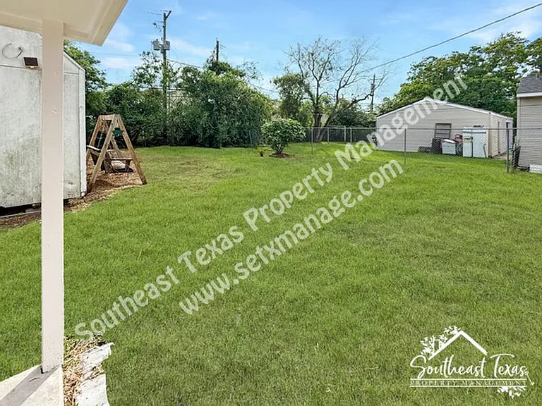 428 S 37th St — Photo 16