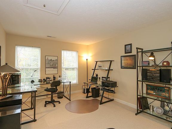 3rd image of 7085 Airy View Dr
