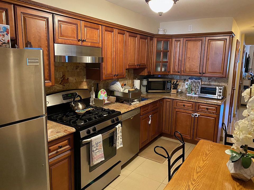 1st image of 8840 16th Ave #1