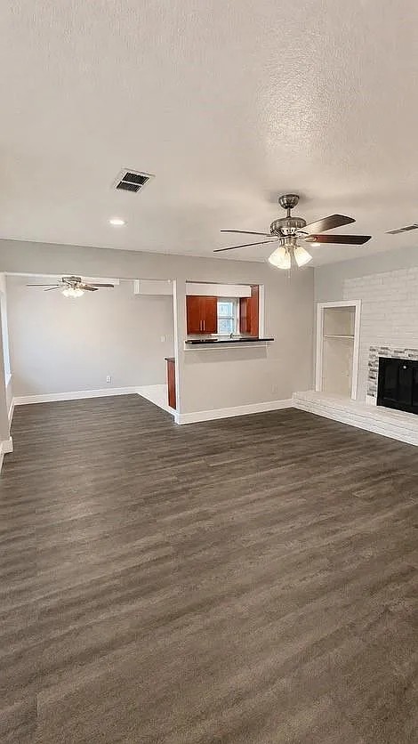 4 bed, 2.0 bath, 1496 sqft, $2,200 — Photo 4