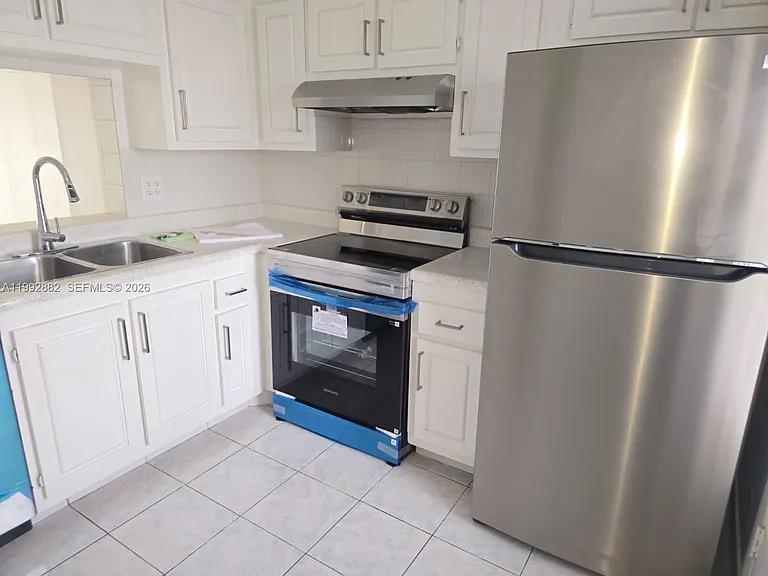 320 NE 12th Ave #703 — Photo 8