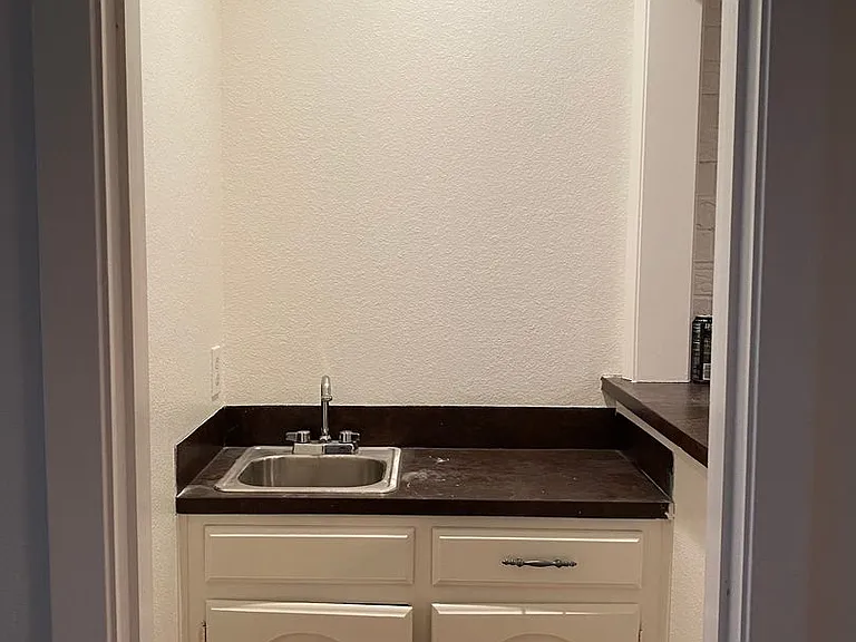 6408 Dunbar Dr — Photo 2
