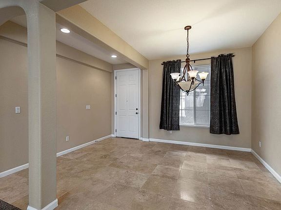 5th image of 7237 Roycroft Dr