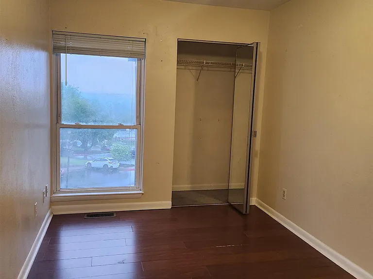 1394 Bradley Dr — Photo 34