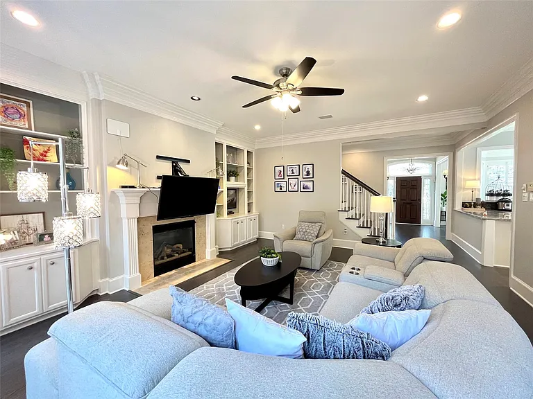 27 Lana Ln #A — Photo 12