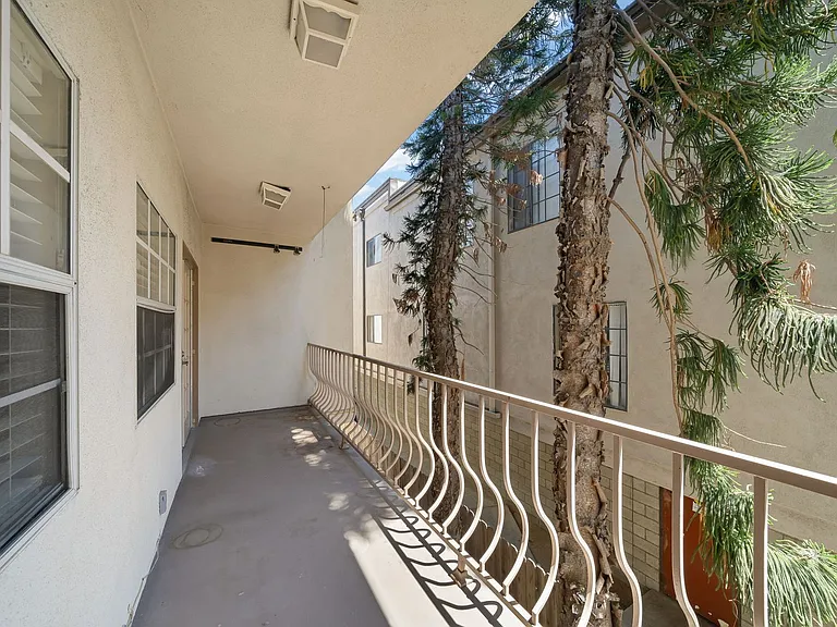 1145 Roswell Ave #203 — Photo 26
