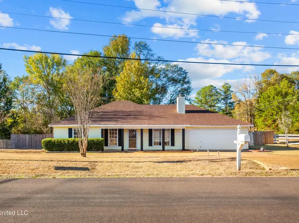 301 Siwell Meadows Dr, Byram, MS 39272