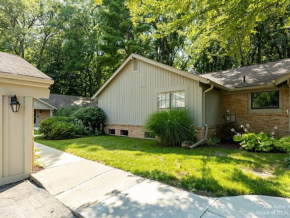 3rd image of 2210 Pine Grove Ct