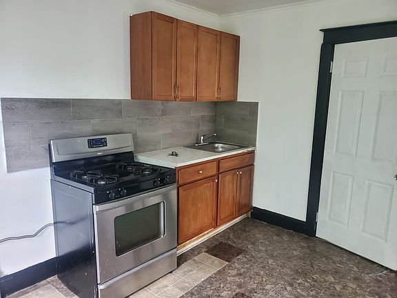 5th image of 17 Holland St #1