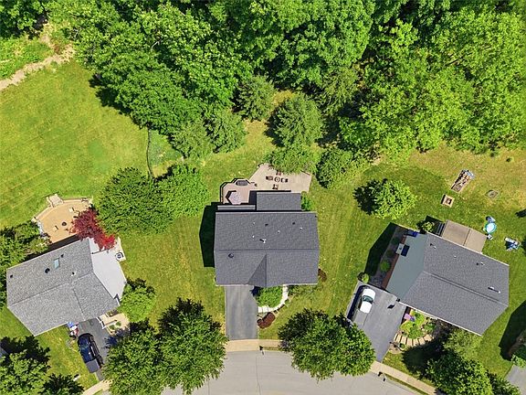 3rd image of 247 Cliffside Dr