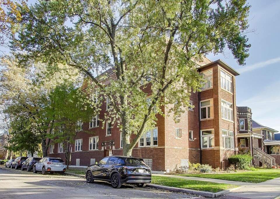 1st image of 3753 W Byron St #3