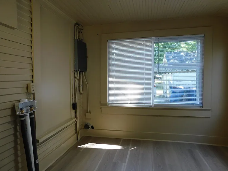 1525 N Greenwood Ave — Photo 7