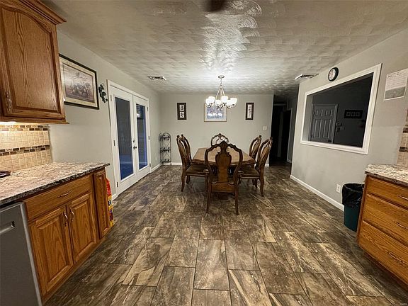 5th image of 572 E Orchard Dr