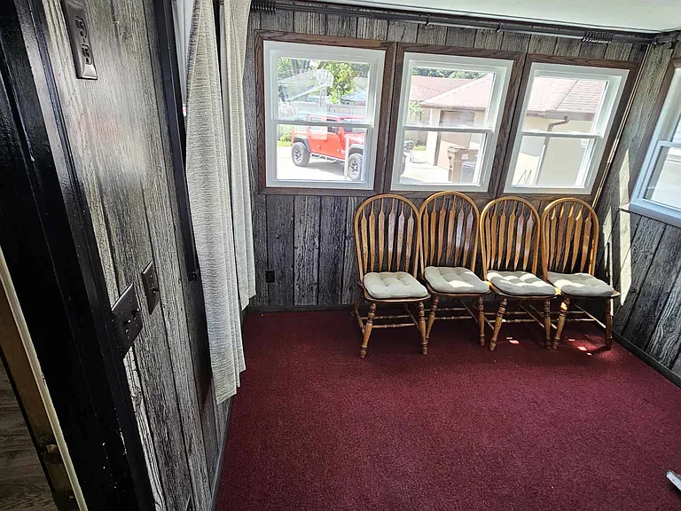 302 Merrill Ave — Photo 47
