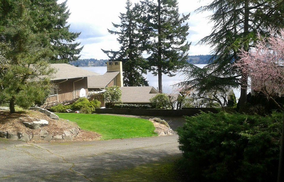 1st image of 3604 Country Club Dr NW