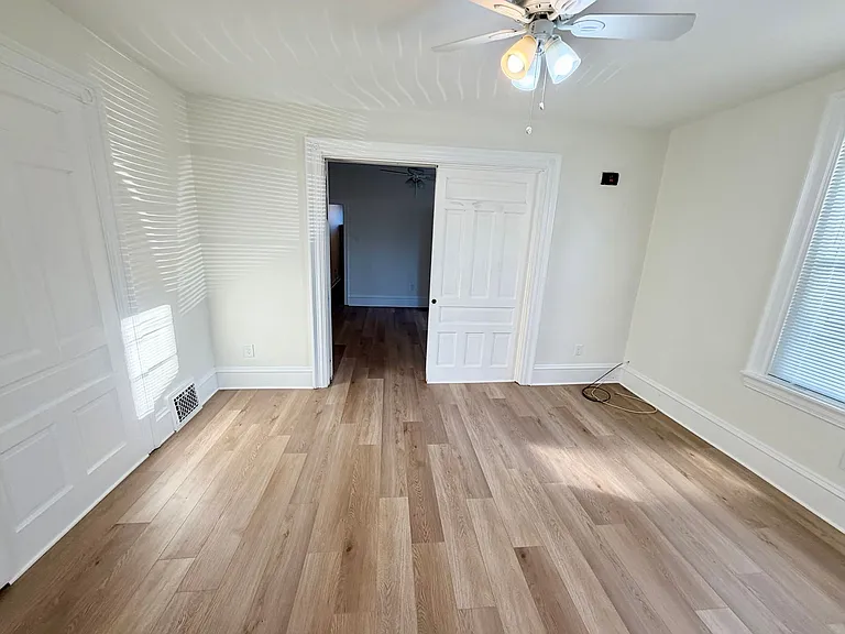 1518 Willow Ave — Photo 7