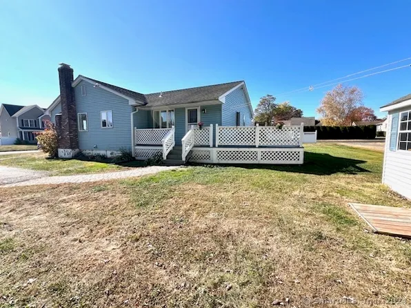 14 Taft Avenue, Newington, CT 06111