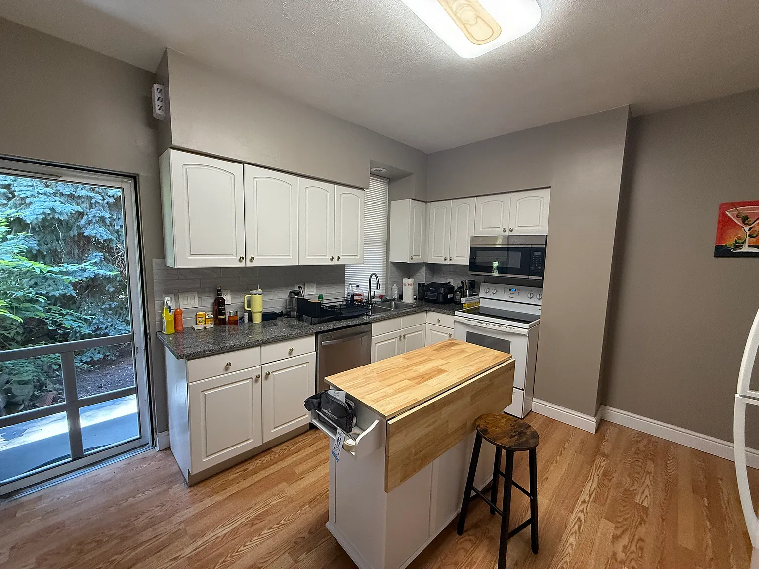 2 bed, 1500 sqft, $1,500 — Photo 3