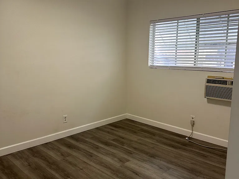 208 E Bay State St — Photo 6