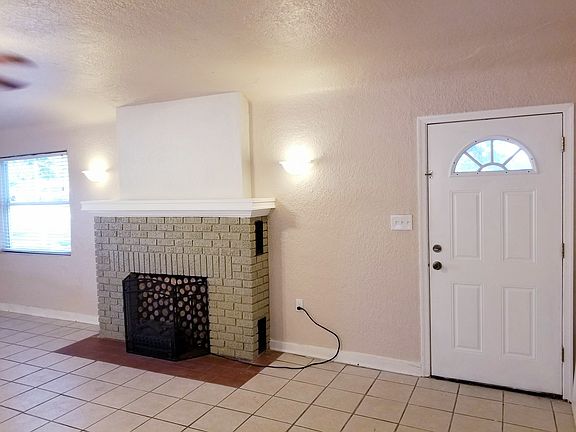 4th image of 512 E Strawbridge Ave #512