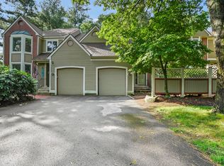 26 Hickory Ln, Windham, NH 03087