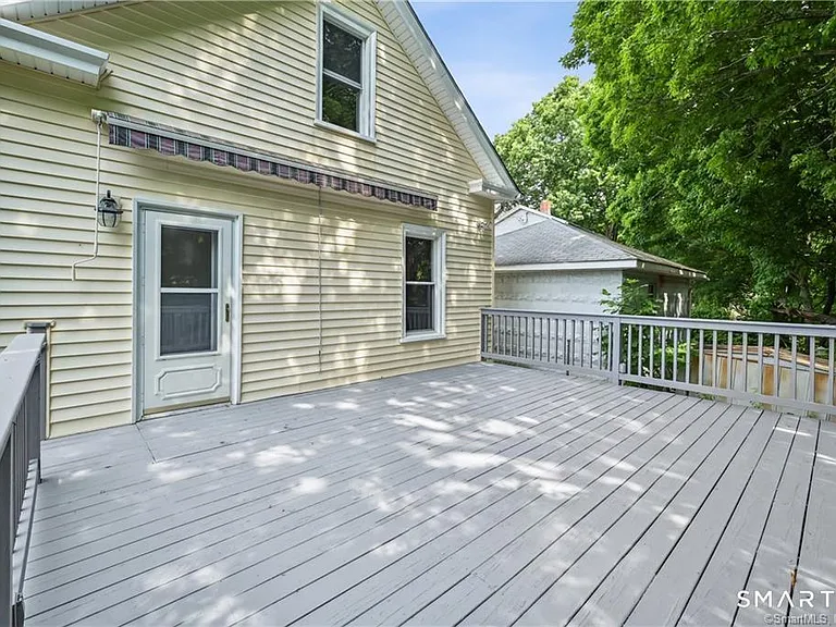 98 Brook St — Photo 26