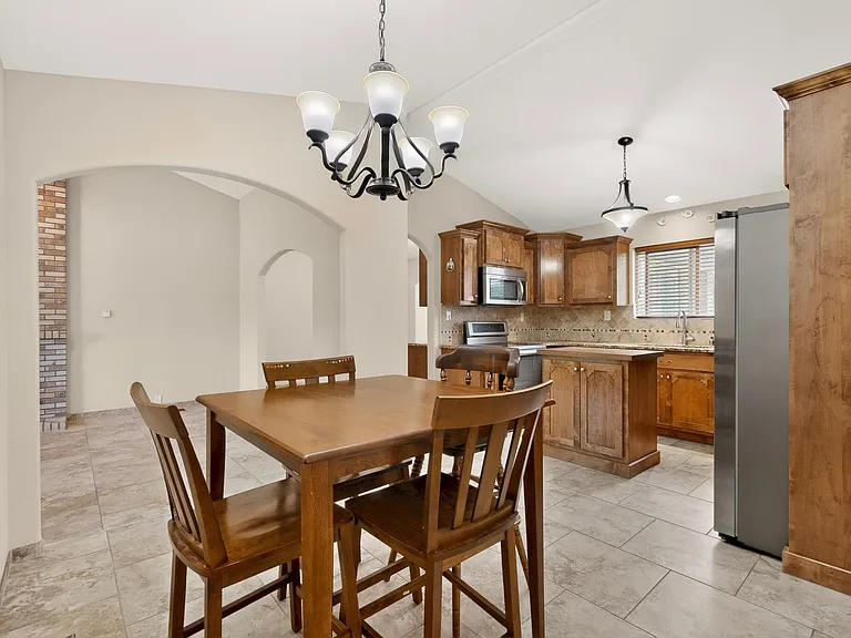 5612 Chelwood Park Blvd NE — Photo 11