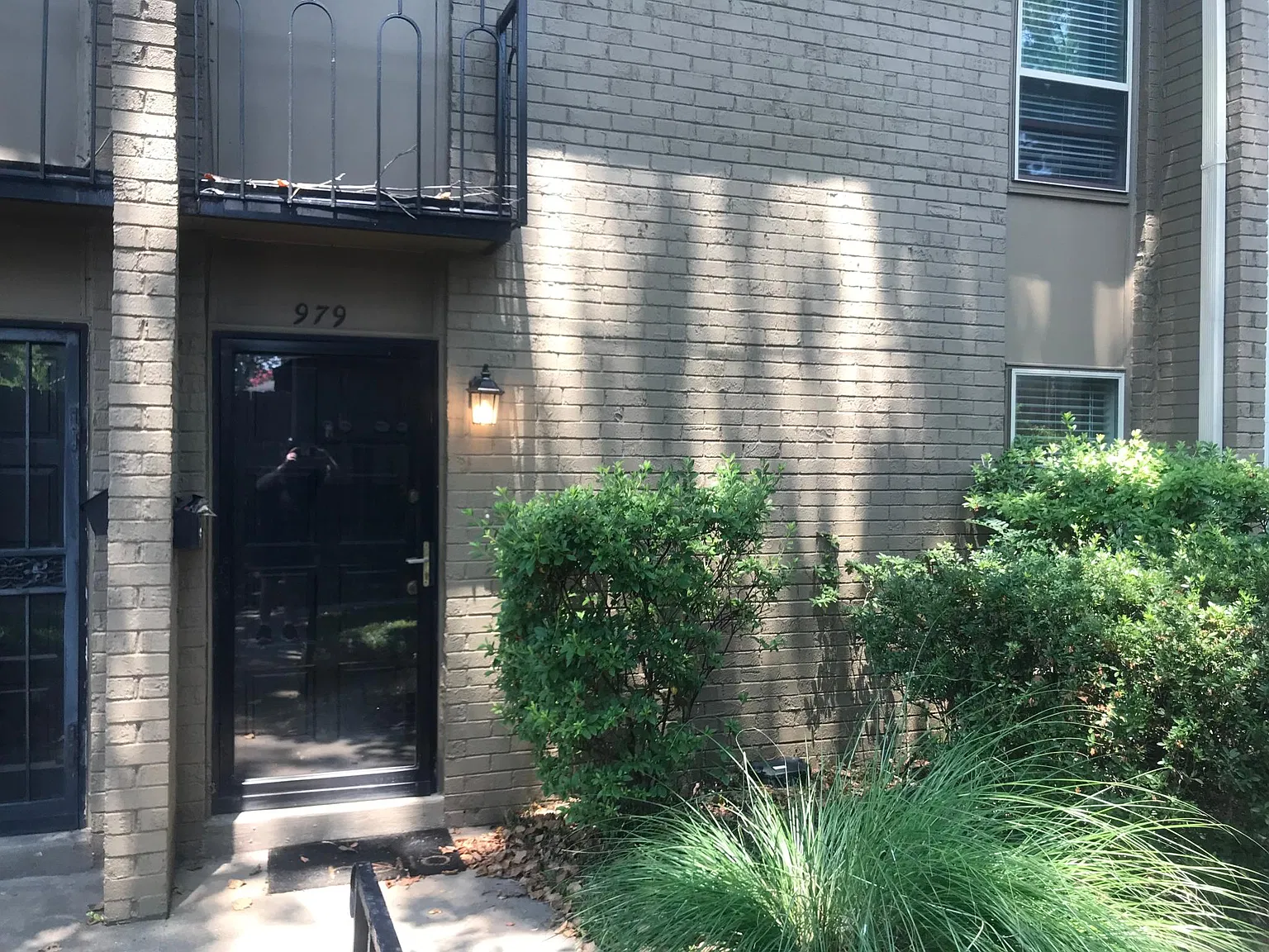 2 bed, 1.5 bath, 1200 sqft, $1,395 — Photo 2