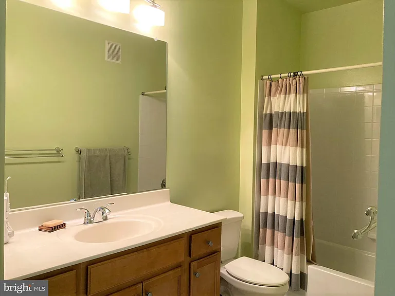 1509 N Point Dr #303 — Photo 12