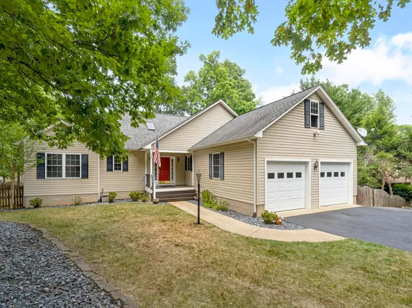 51 Amethyst Rd, Palmyra, VA 22963