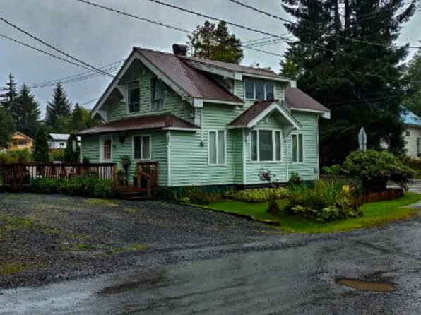 301 Haugen Dr, Petersburg, AK 99833