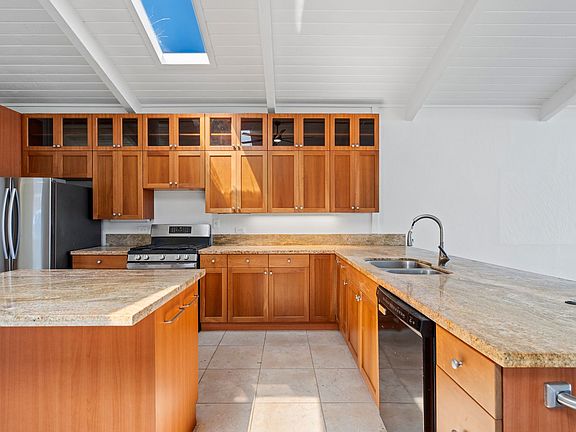 2nd image of 561 Kaleo Pl