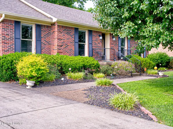 194 Circle Valley Dr, Louisville, KY 40229