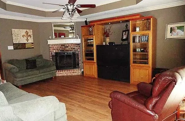 3 bed, 1418 sqft, $1,850 — Photo 2