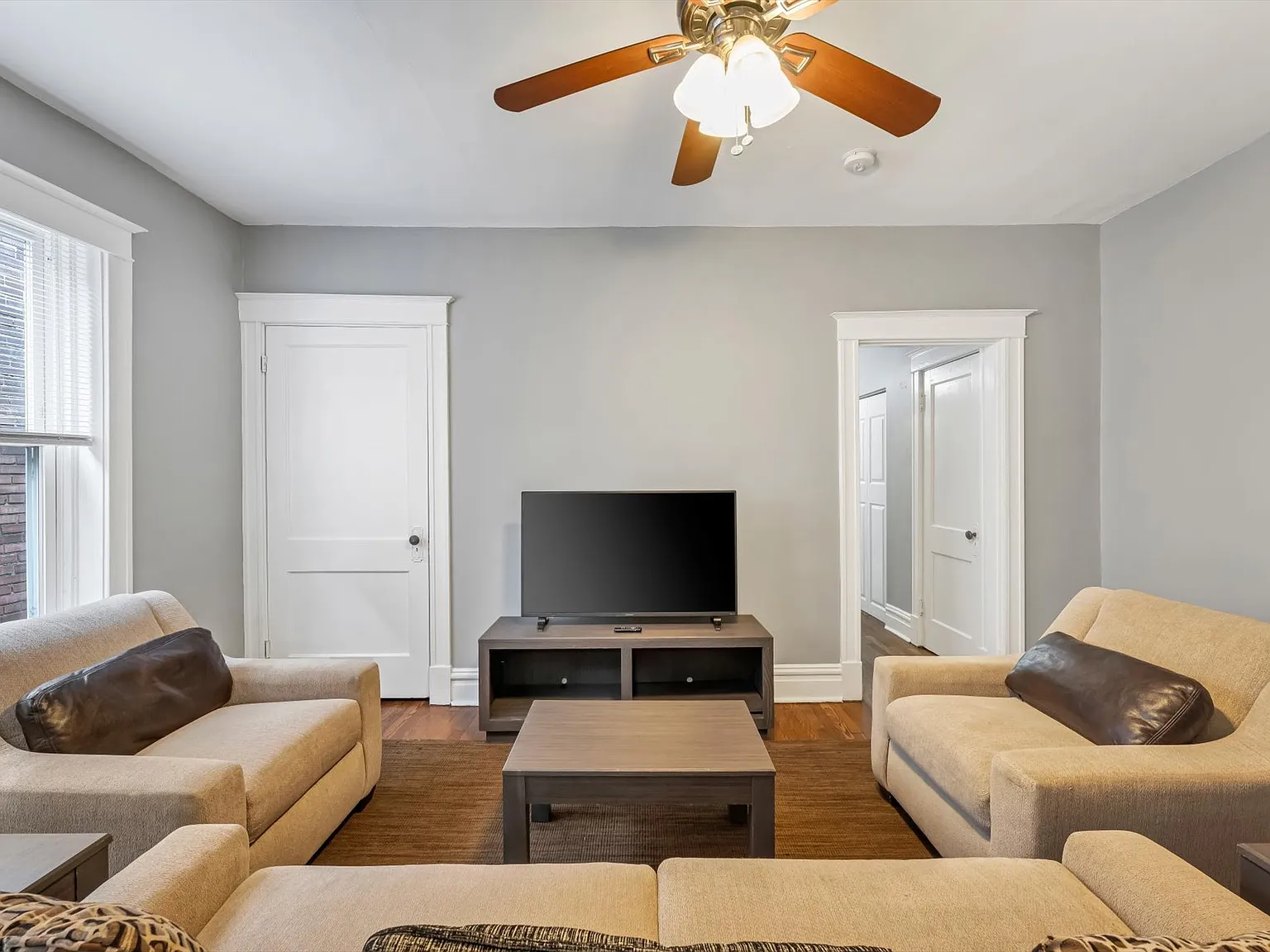2 bed, 1300 sqft, $1,200 — Photo 3