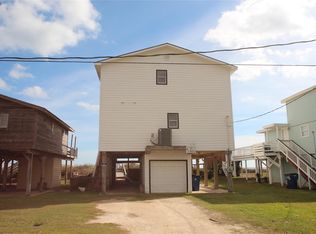 1648 Sandpebble Pl, Surfside Beach, TX 77541