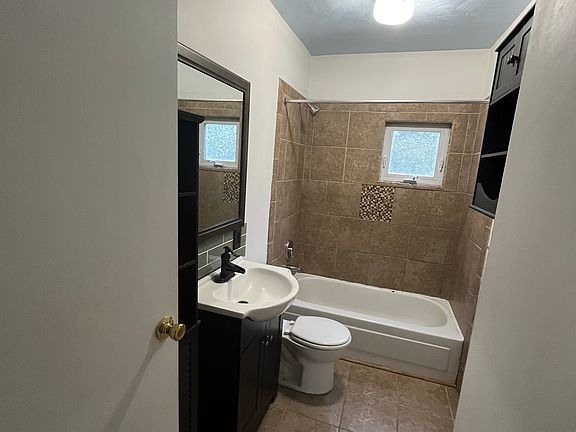5th image of 8 Ogden St #1