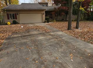 3043 Oak Moss Ct, Fort Gratiot, MI 48059