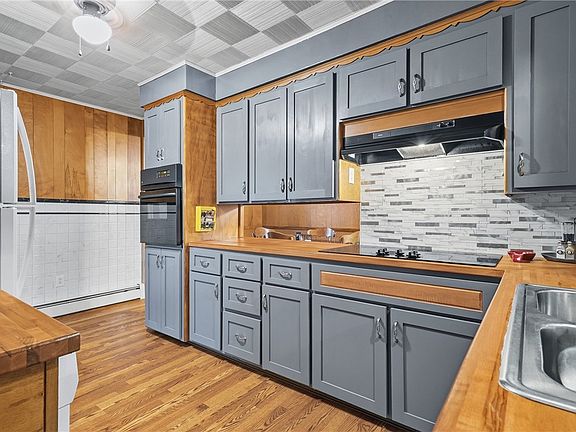 3rd image of 114 Gray Ave