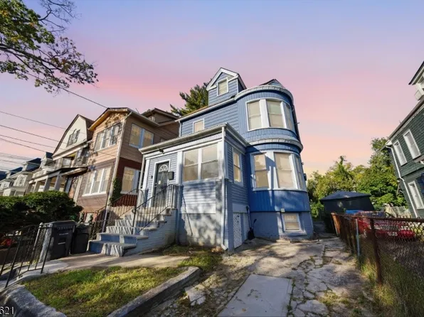 27 Richelieu Ter, Newark City, NJ 07106