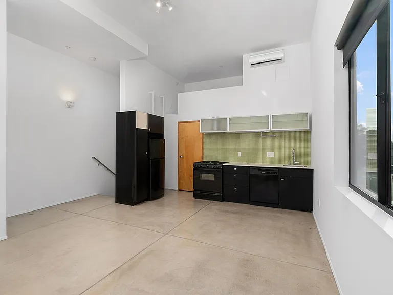 Centre Street Lofts — Photo 15